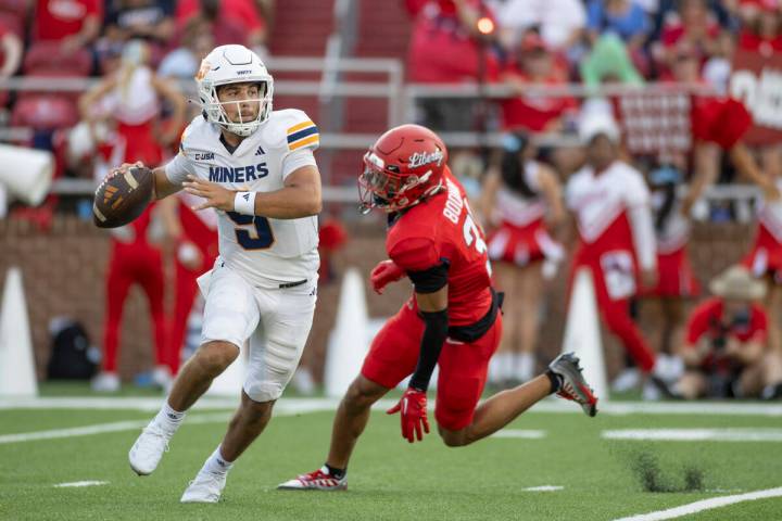 September 14, 2024: UTEP Miners quarterback Skyler Locklear (9) looks for an open teammate duri ...