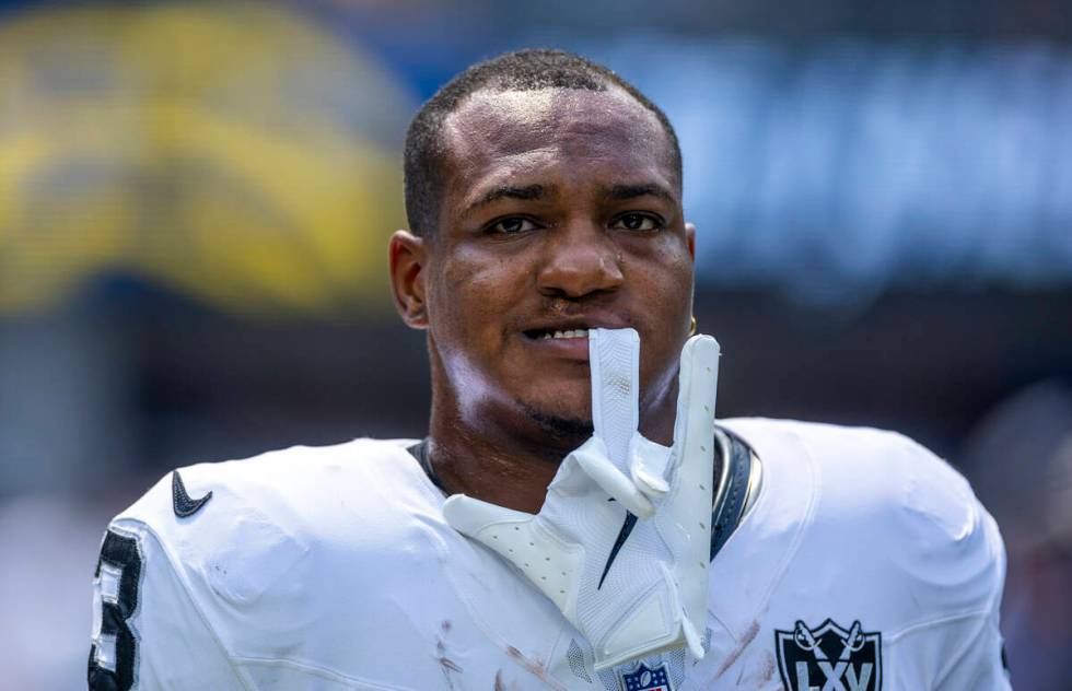 Raiders running back Zamir White (3) looks to the fans as they ready to face the Los Angeles Ch ...