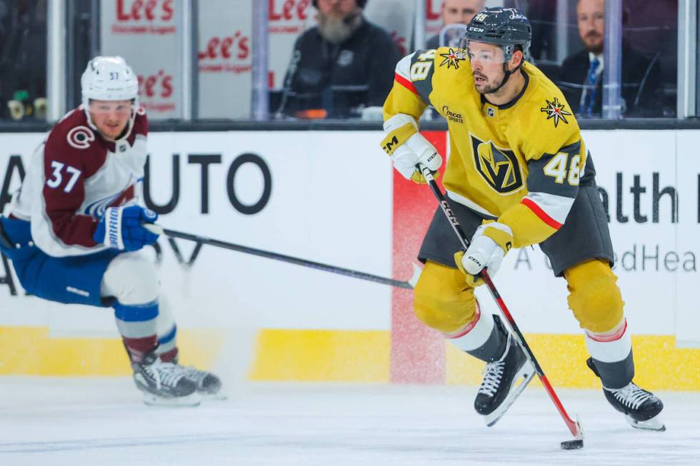 Golden Knights center Tomas Hertl (48) hurries the puck across the ice during the third period ...