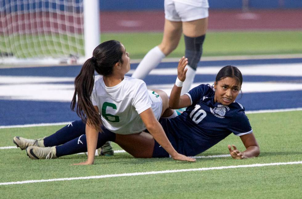 Centennial midfielder Alexandra Miranda (10) looks for a foul to be called against Green Valley ...