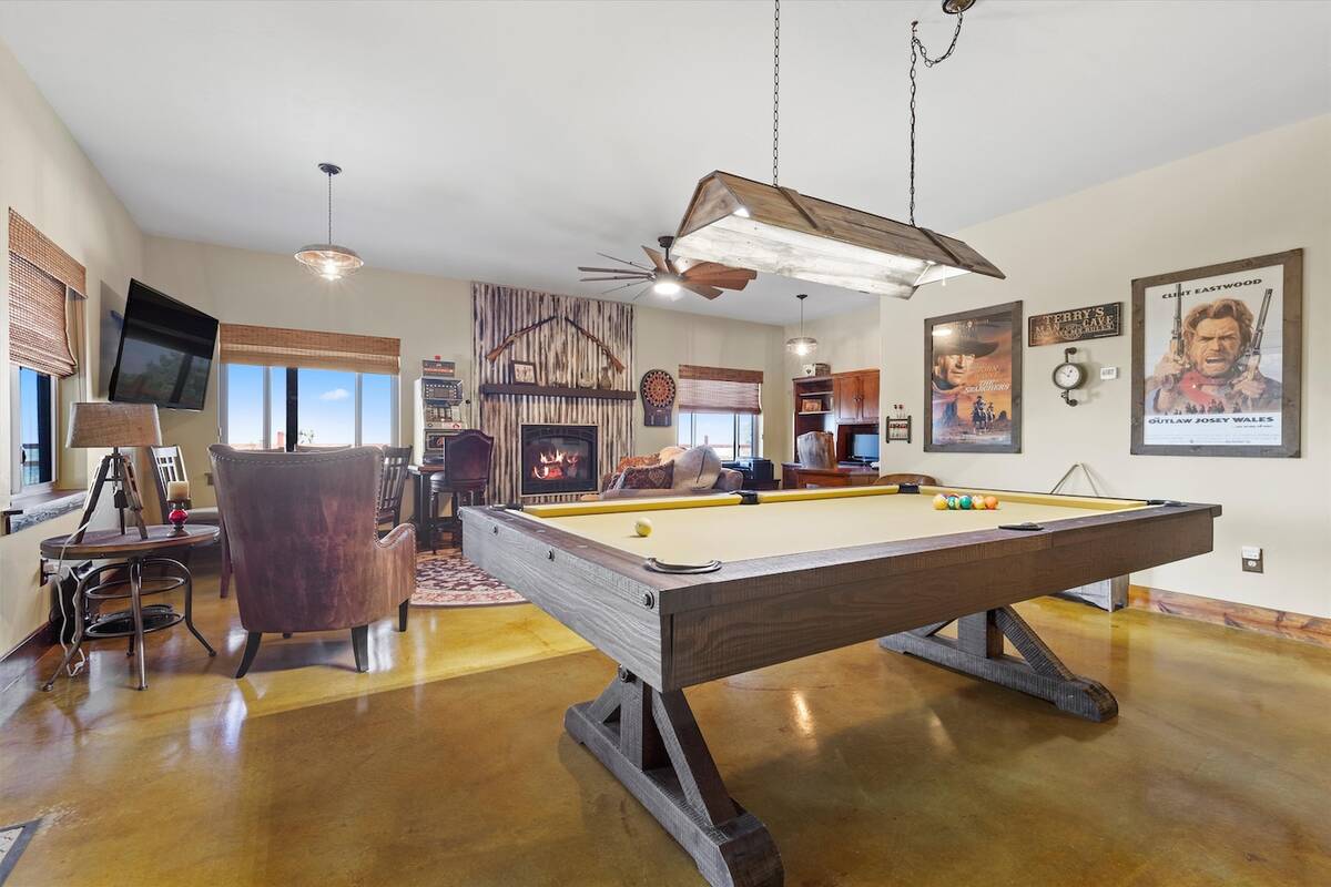 The game room. (Mt. Charleston Realty Inc.)