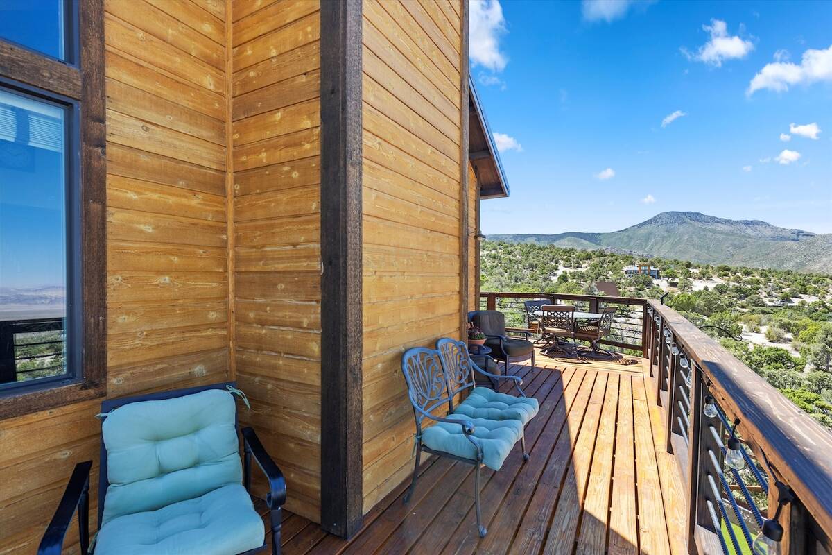 The home has sweeping views. (Mt. Charleston Realty Inc.)