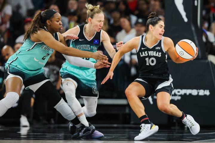 Aces guard Kelsey Plum (10) looks for an open teammate during game four of a WNBA semifinals pl ...