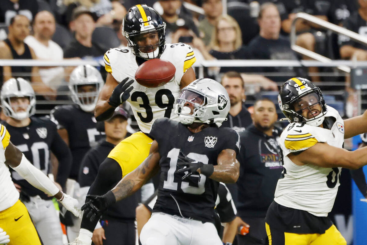 Pittsburgh Steelers safety Minkah Fitzpatrick (39) jumps for the ball against Raiders wide ...