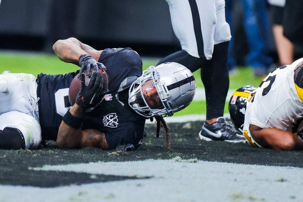 Raiders running back Ameer Abdullah (8) is down in the endzone with the ball during the second ...