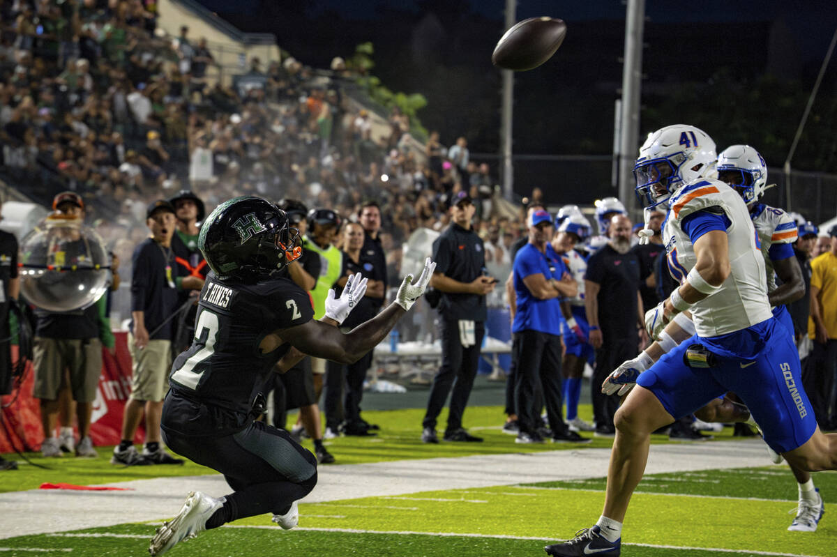 Hawaii wide receiver Tylan Hines (2) waits to catch the ball during the first half of an NCAA c ...