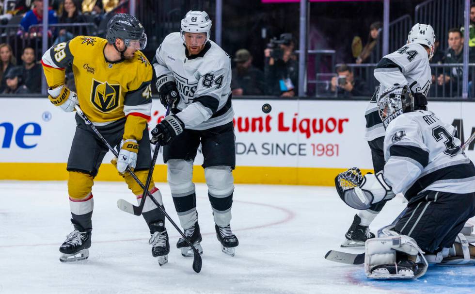 Golden Knights center Tomas Hertl (48) eyes a puck headed towards Los Angeles Kings goaltender ...