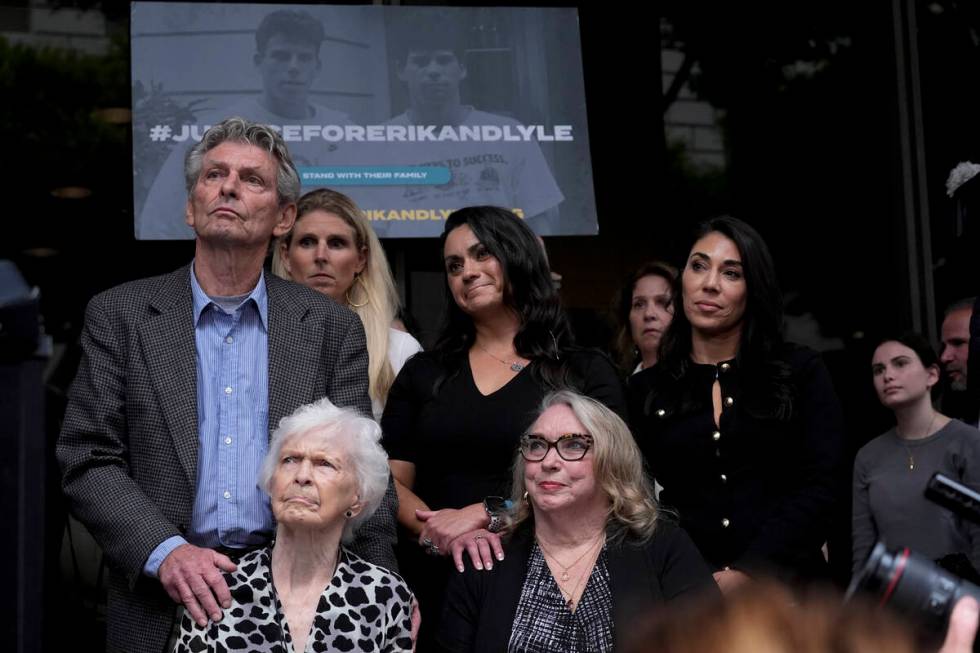 Kitty Menendez's sister, Joan Andersen VanderMolen, bottom left, and niece Karen VanderMolen, r ...