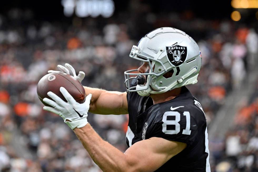 Las Vegas Raiders wide receiver Alex Bachman (81) warms up before an NFL football game against ...