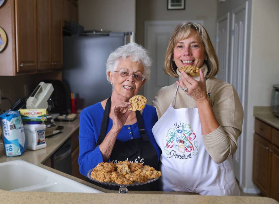 Evie Schild Hart, left, poses for a portrait with her daughter Sharon Willis, right, at Hart&#x ...