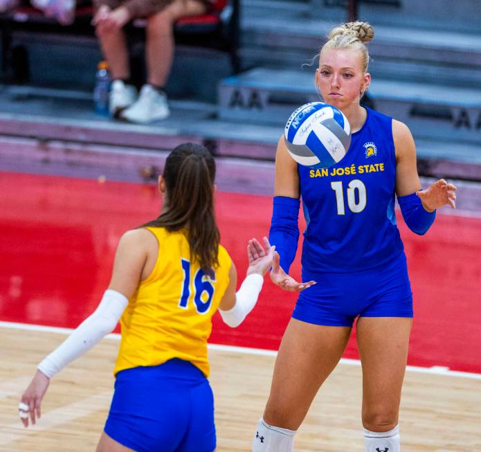 San Jose State setter Brooke Slusser (10) receive s the ball from libero Alessia Buffagni (16) ...