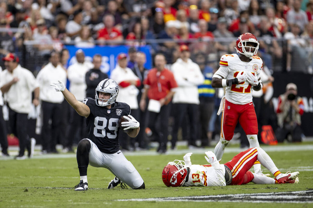 Raiders tight end Brock Bowers (89) celebrates a first down during the first half of the NFL fo ...