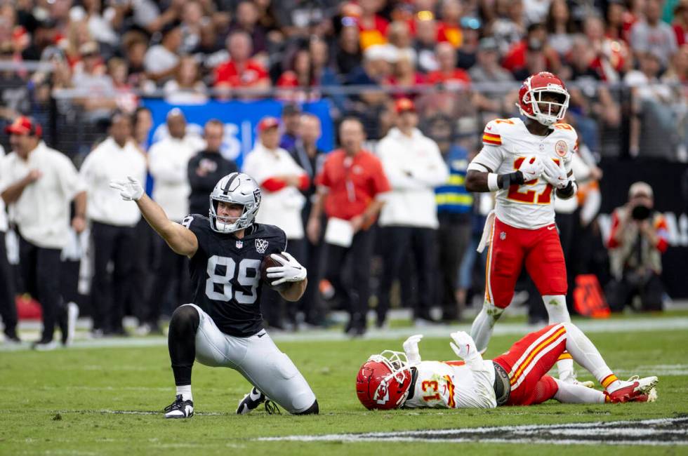 Raiders tight end Brock Bowers (89) celebrates a first down during the first half of the NFL fo ...