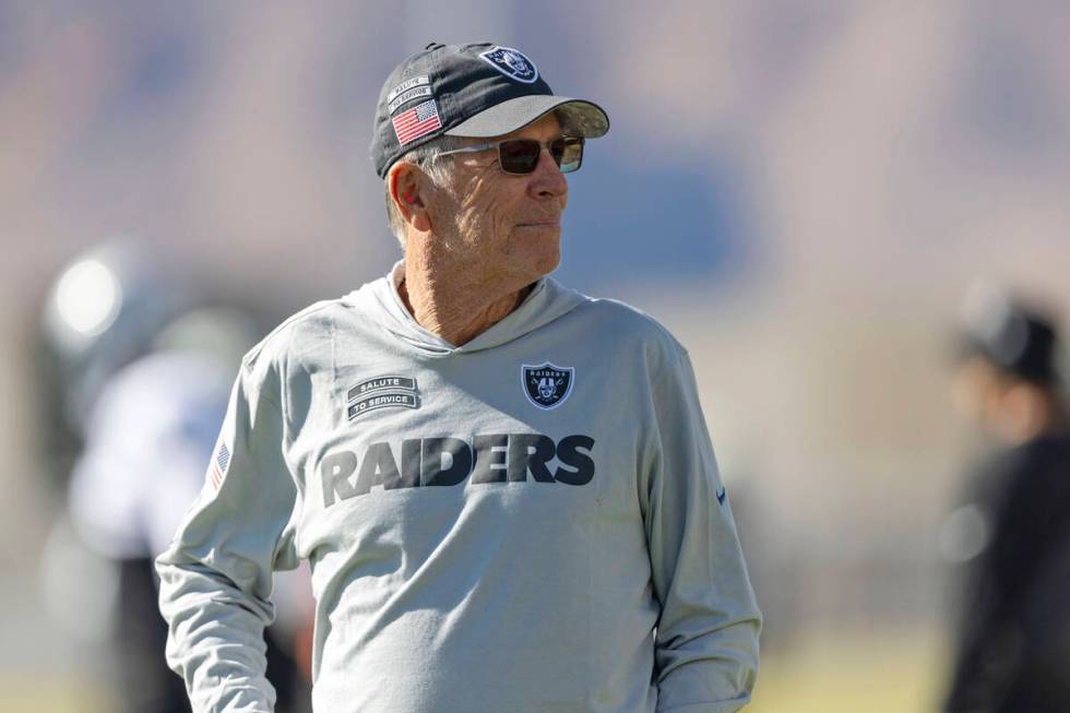 Raiders senior offensive advisor Norv Turner walks the field during the team’s practice ...