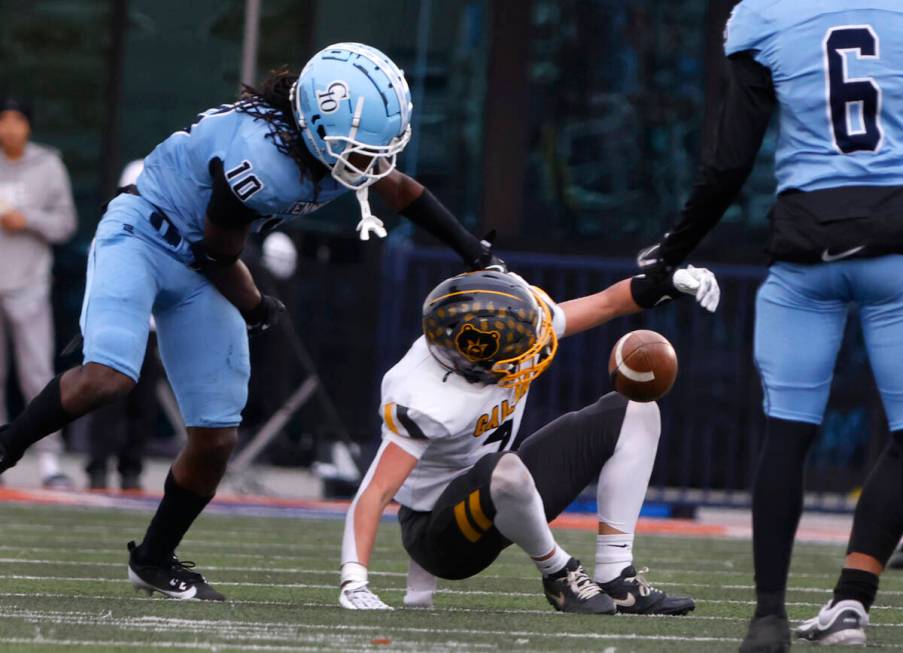 Galena High's wide receiver Zak Smrt (7) is unable to catch a pass as Centennial High's safety ...