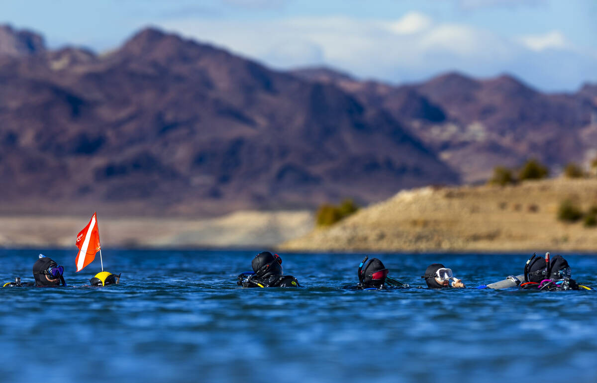 Sin City Scuba conducts an open water dive class in Kingman Wash at the Lake Mead National Recr ...