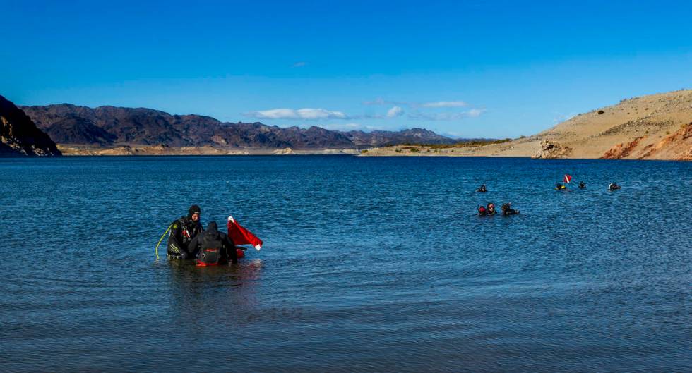 Sin City Scuba conducts an open water dive class in Kingman Wash at the Lake Mead National Recr ...