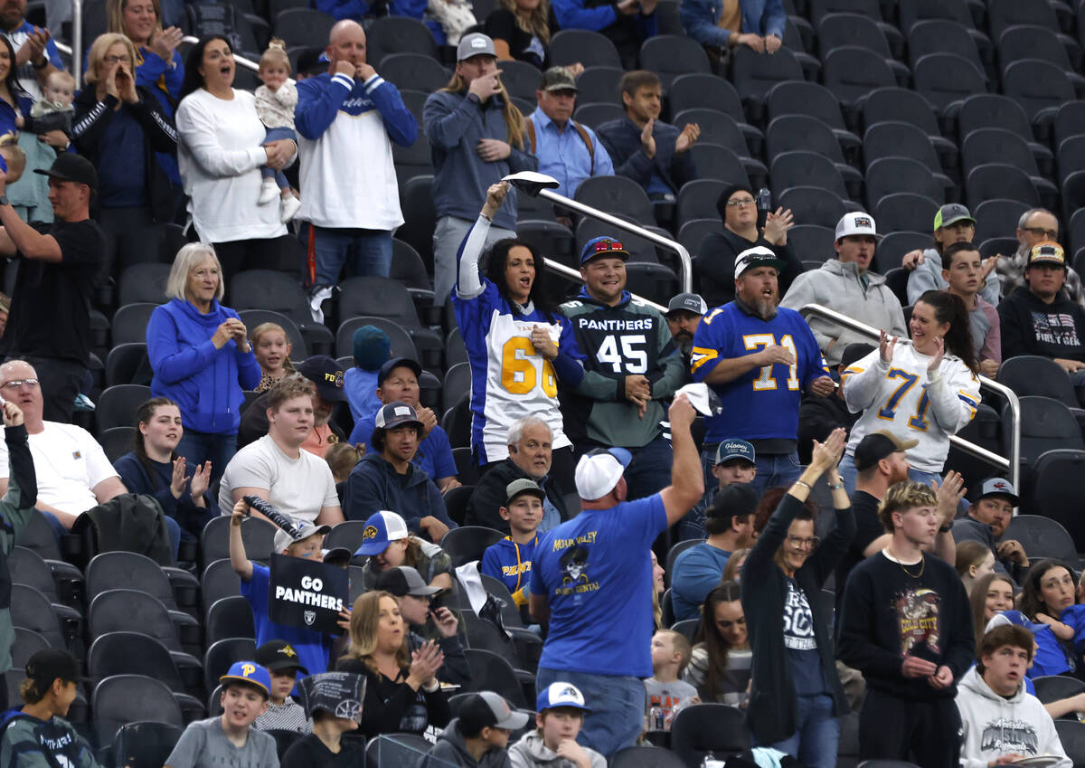 Pahranagat Valley fans cheer as their team play against Tonopah during their state Class 1A foo ...