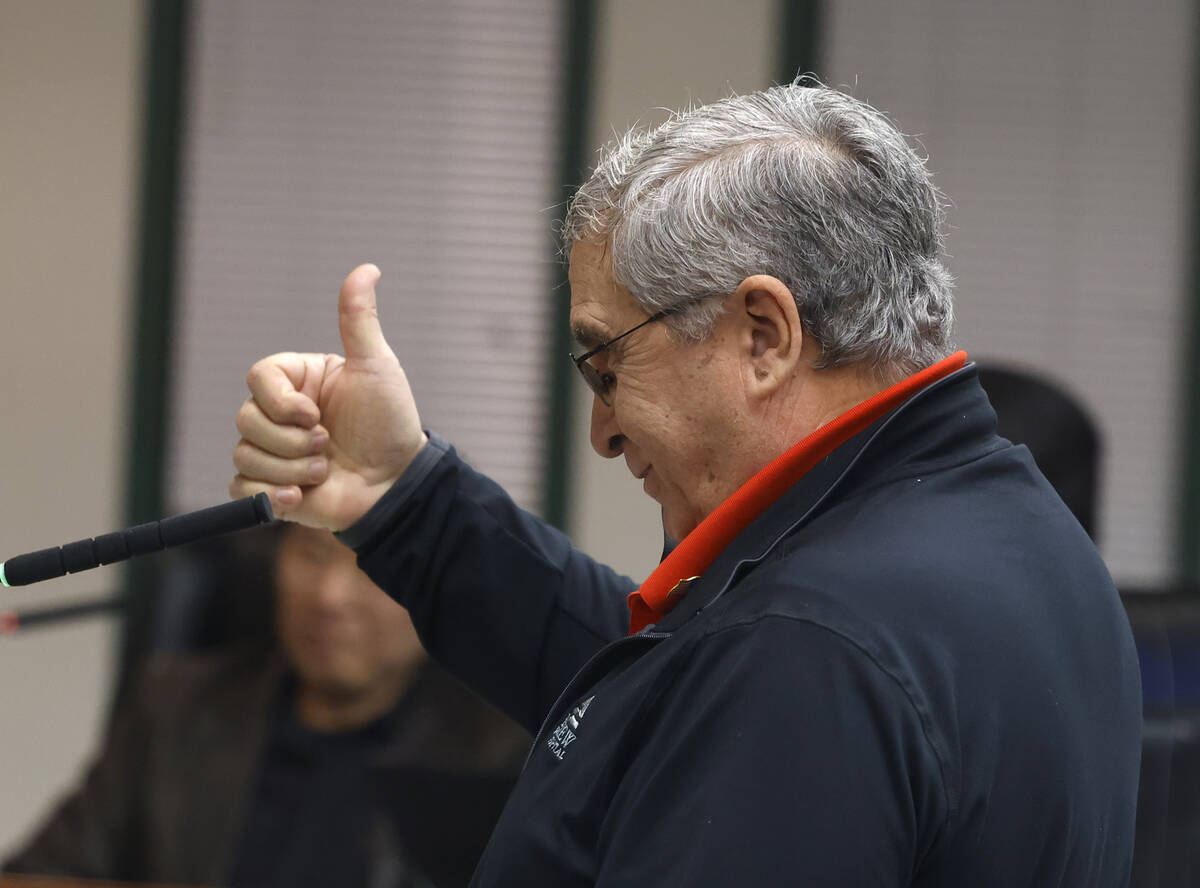 Nick Alfonsetti flashes a thumbs up as he speaks in support of Mesquite Police Chief MaQuade Ch ...