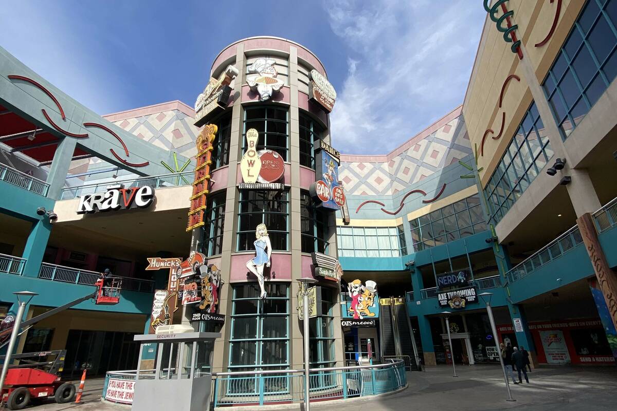 The courtyard at Neonopolis is shown on Tuesday, Jan. 19, 2021. (John Katsilometes/Las Vegas Re ...