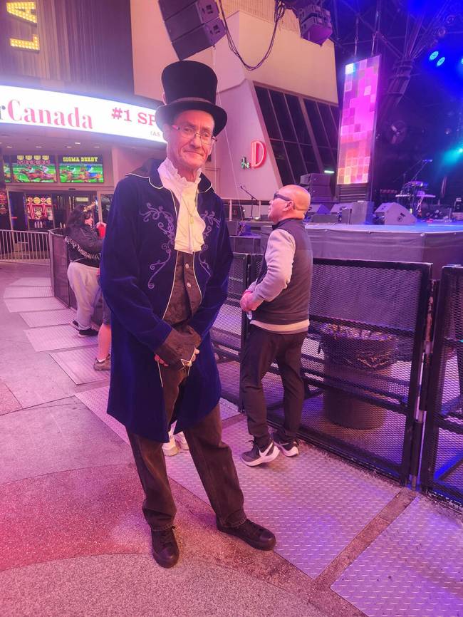 Steve Arthur on Fremont Street. (Jessica Hill/Review-Journal)