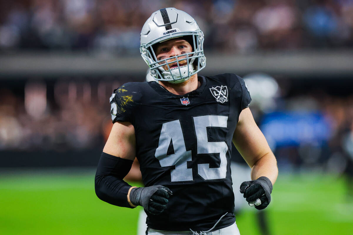 Raiders linebacker Tommy Eichenberg (45) is seen during an NFL football game between the Raider ...